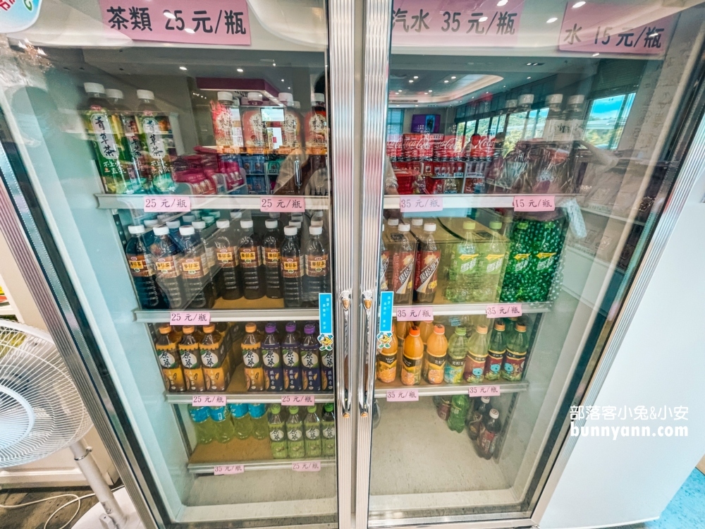 苗栗裕芳食品通霄店，下車WC和採買伴手禮好地方