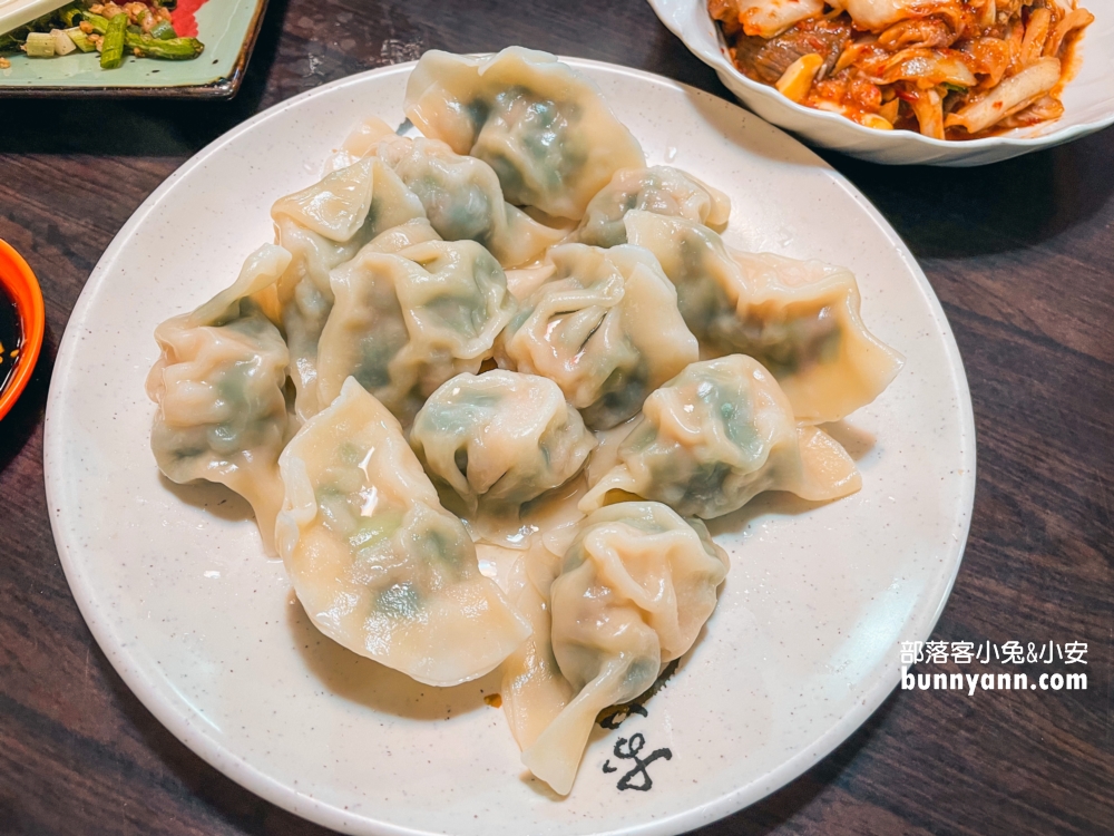 小漁村精緻海鮮平價快炒，生魚片跟蝦蝦水餃不錯吃(菜單)