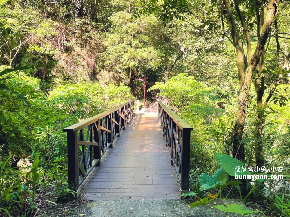 基隆推薦【暖東峽谷步道】來回30分鐘看滑瀑峽谷半日遊