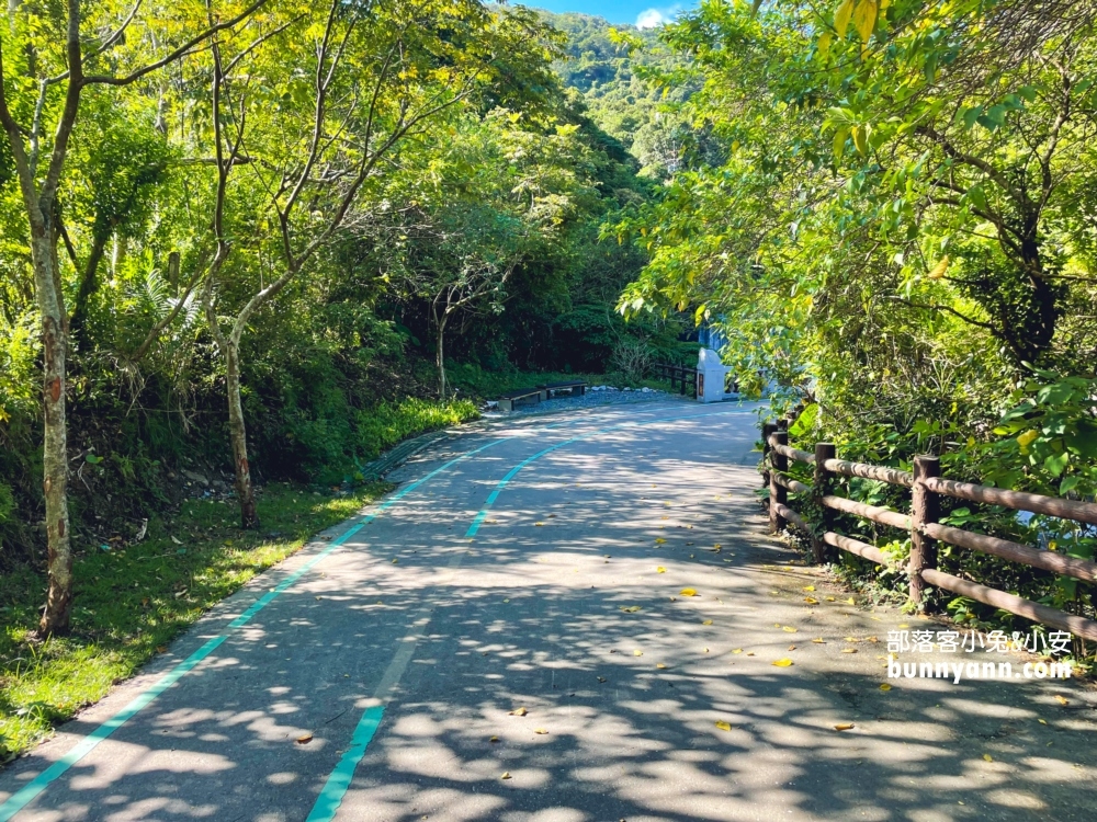 基隆推薦【暖東峽谷步道】來回30分鐘看滑瀑峽谷半日遊!