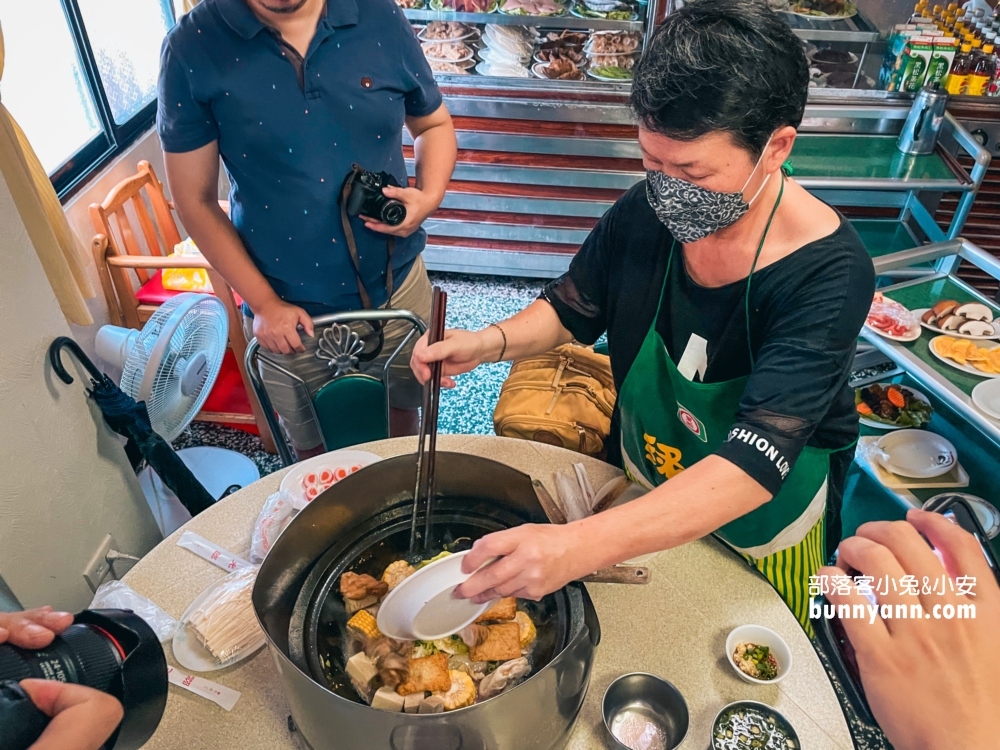 桃園火鍋店「韓鄉石頭火鍋」，一年只開八個月的火鍋店。