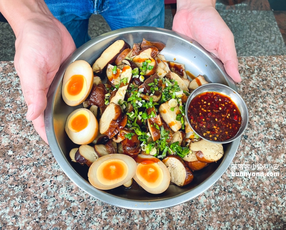 【大溪美食】老阿伯現滷豆干，大溪必吃的滷豆乾沾辣椒醬