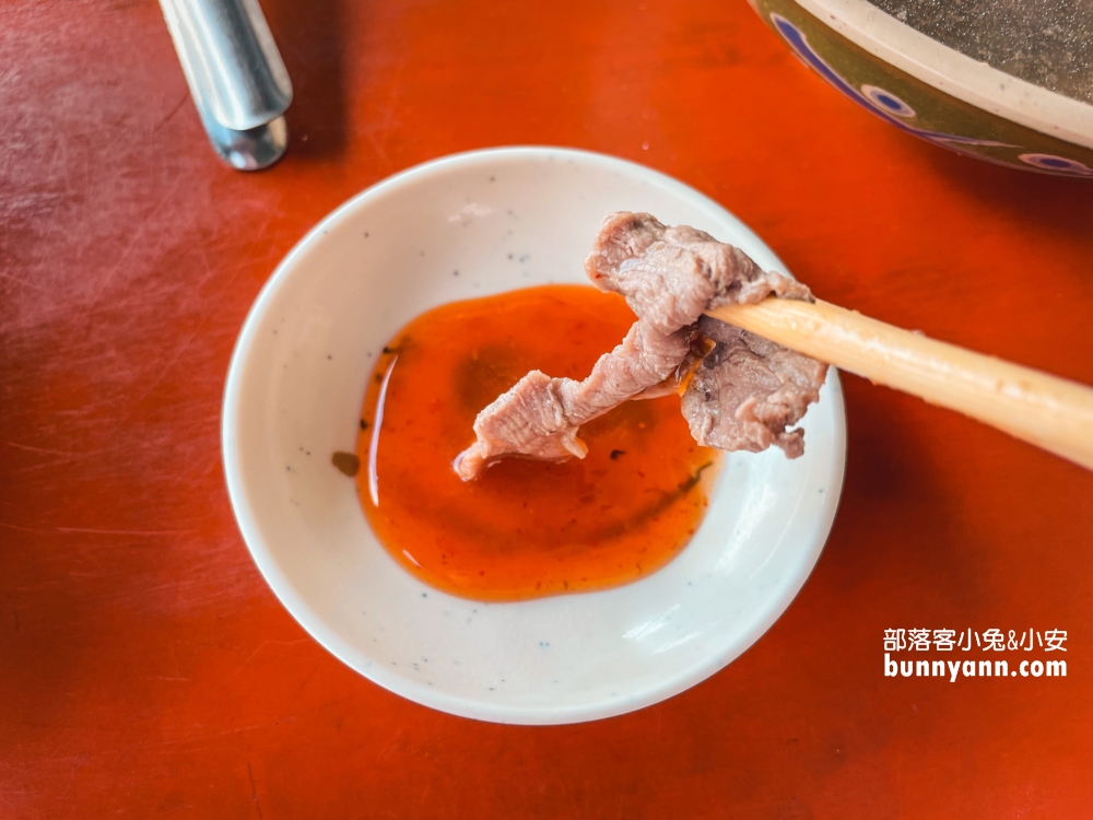 雲林【阿郎牛肉麵】北港好喝的牛雜湯，炒牛肉麵很大盤