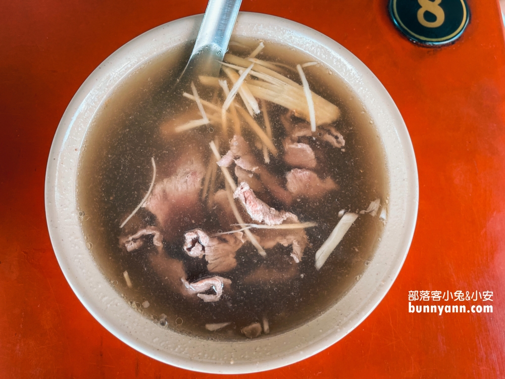 雲林【阿郎牛肉麵】北港好喝的牛雜湯，炒牛肉麵很大盤