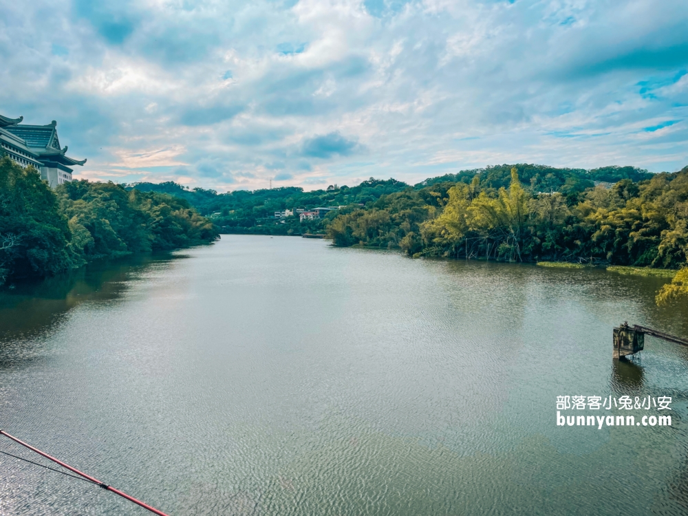 新竹【雪之湖咖啡】水庫湖景第一排，停車地點與旅遊指南。