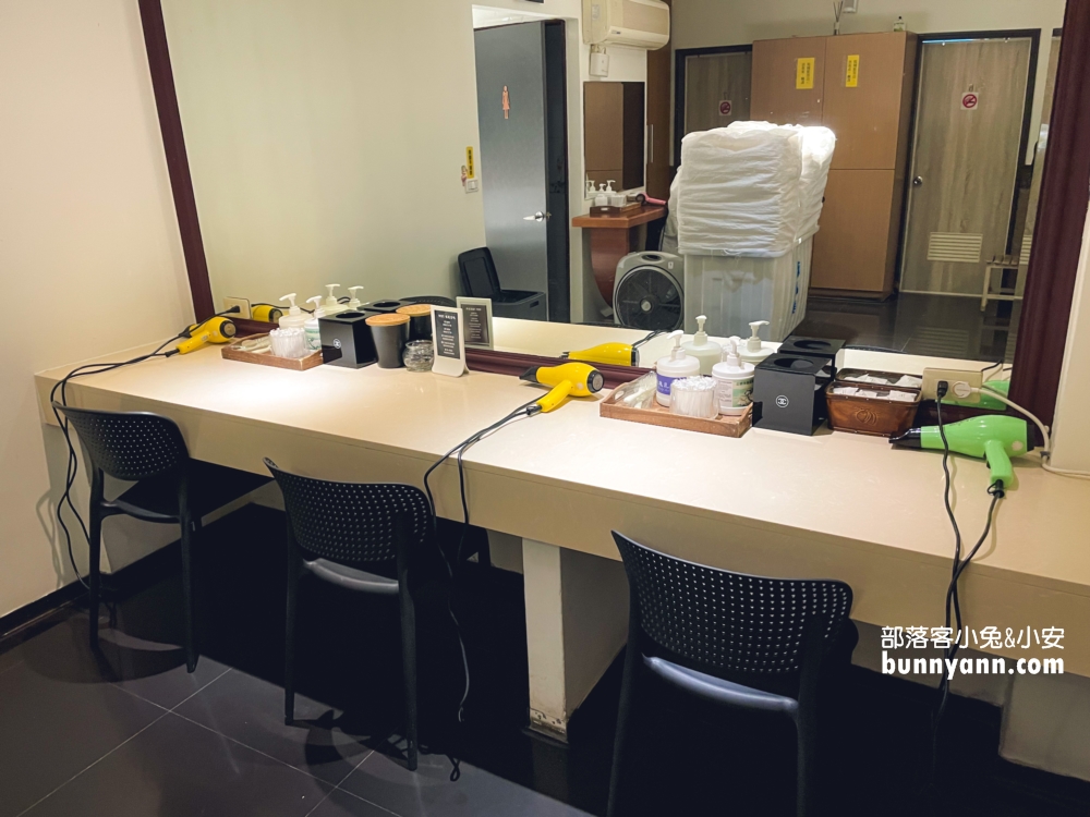 烏來【湯布苑溫泉館】一人三百元平價湯屋，泡湯送養生茶與茶點