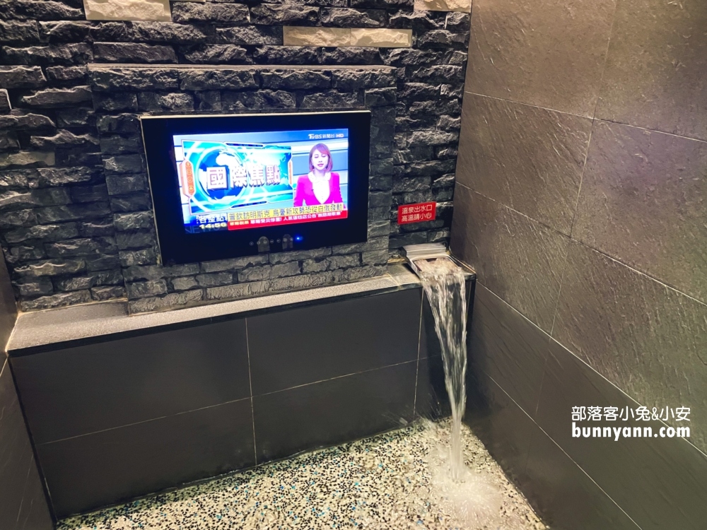 《龍門精緻溫泉民宿》一人兩百元平價湯屋，有按摩大池和電視