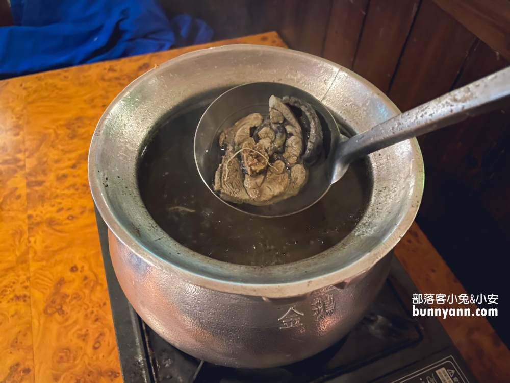 金山景點｜奇峰石雞湯