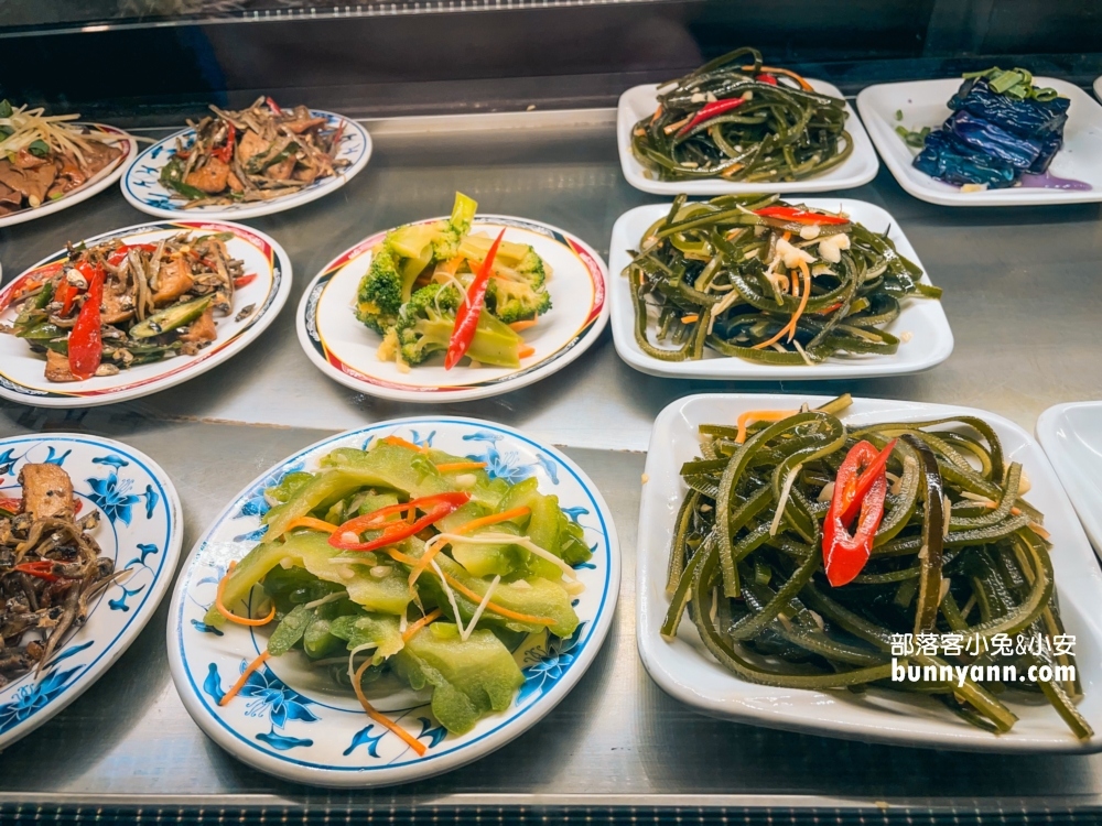 桃園「呷霸牛肉麵南平店」加麵加湯吃豆花喝可樂跟豆漿全不用錢