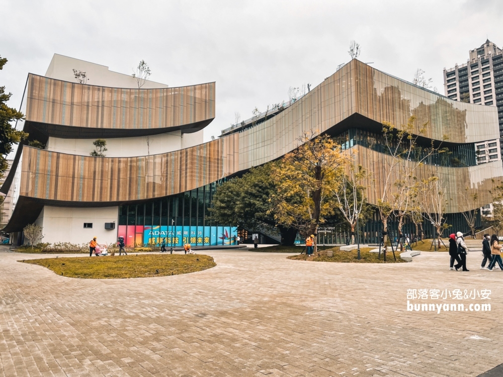 桃園市立圖書館總館