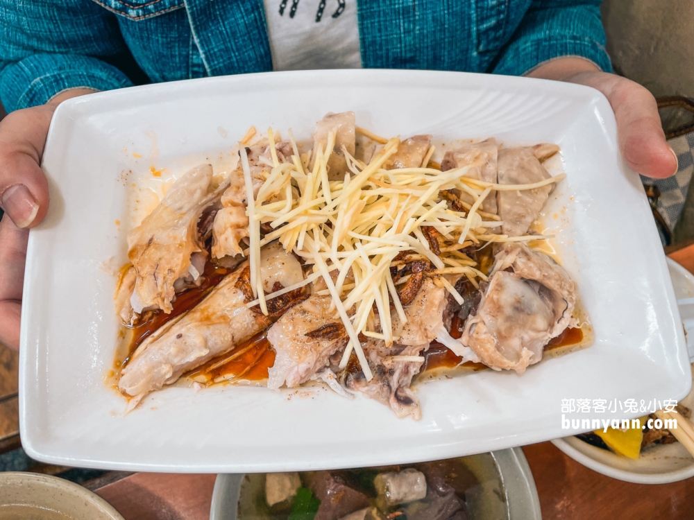 【民主火雞肉飯】小菜好好吃的火雞肉飯店家，備有停車場呢