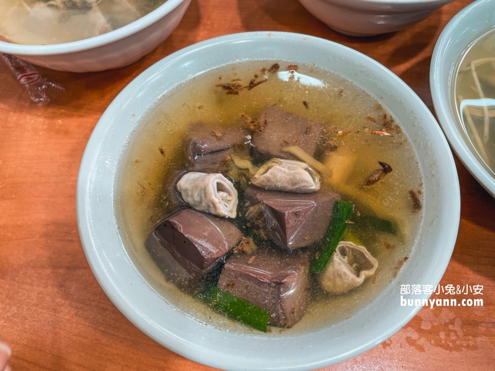 【民主火雞肉飯】小菜好好吃的火雞肉飯店家，備有停車場呢