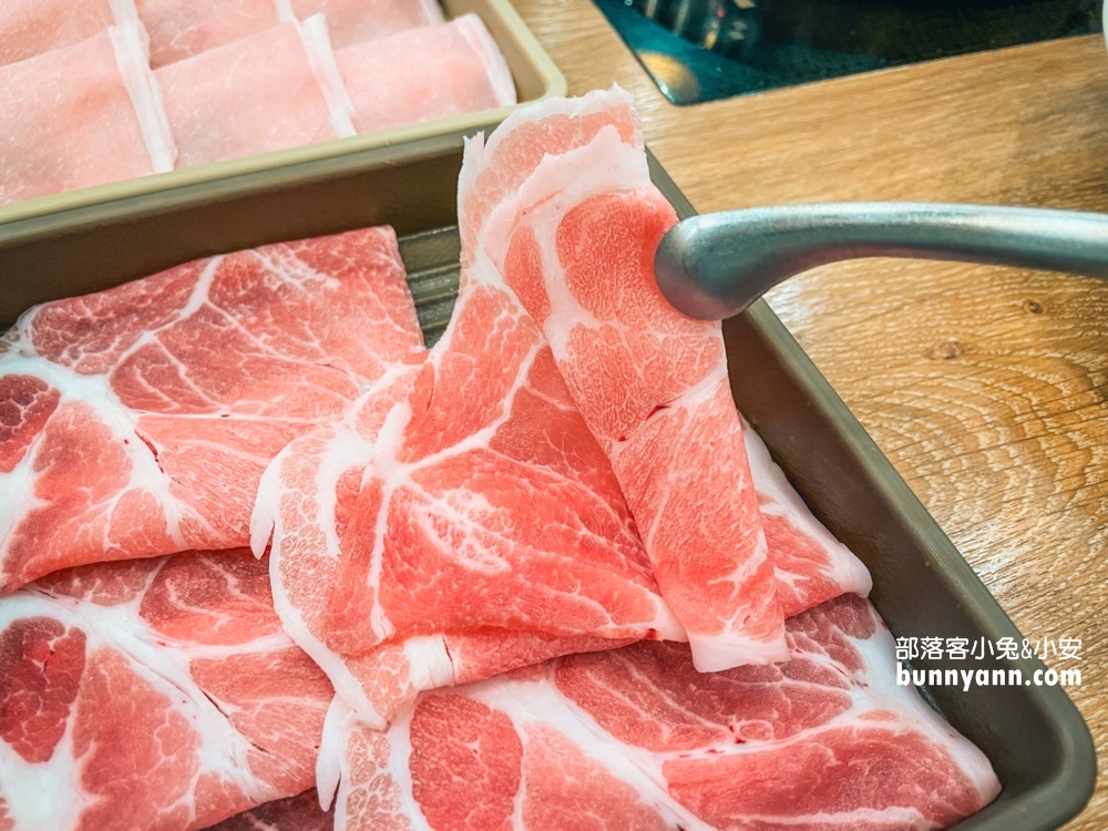 台北美食【MoMo壽喜燒南港潤泰牧場】肉肉吃到飽菜單