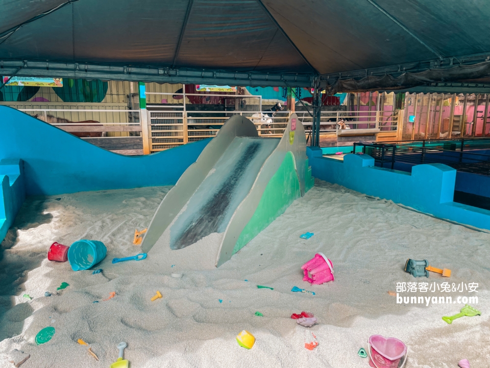 宜蘭【水鹿咖啡親子館】是咖啡店也是小型動物農場