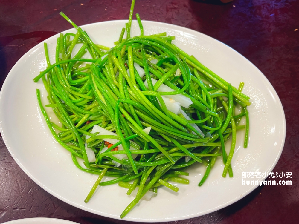 【番割田甕缸雞】皮脆肉多汁烤雞，用餐時間基本就是排爆!!