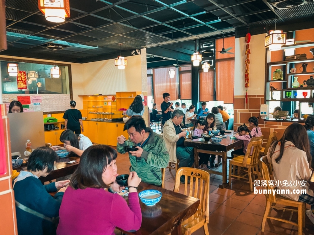 大鼎夏荷牛肉麵，通霄順路美食推薦，藏在豪宅內的麵店