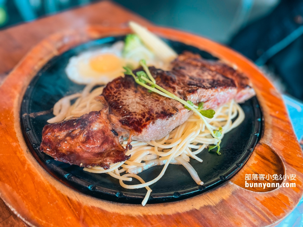 宜蘭【來來牛排館】氣氛很美的牛排館，酥皮濃湯真好喝