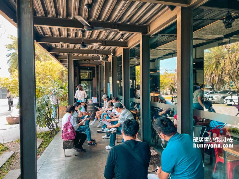 宜蘭【來來牛排館】氣氛很美的牛排館，酥皮濃湯真好喝