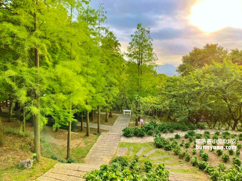 台北【真愛桃花源庭園餐廳】唯美歌德式教堂，烏克蘭愛情隧道(門票)