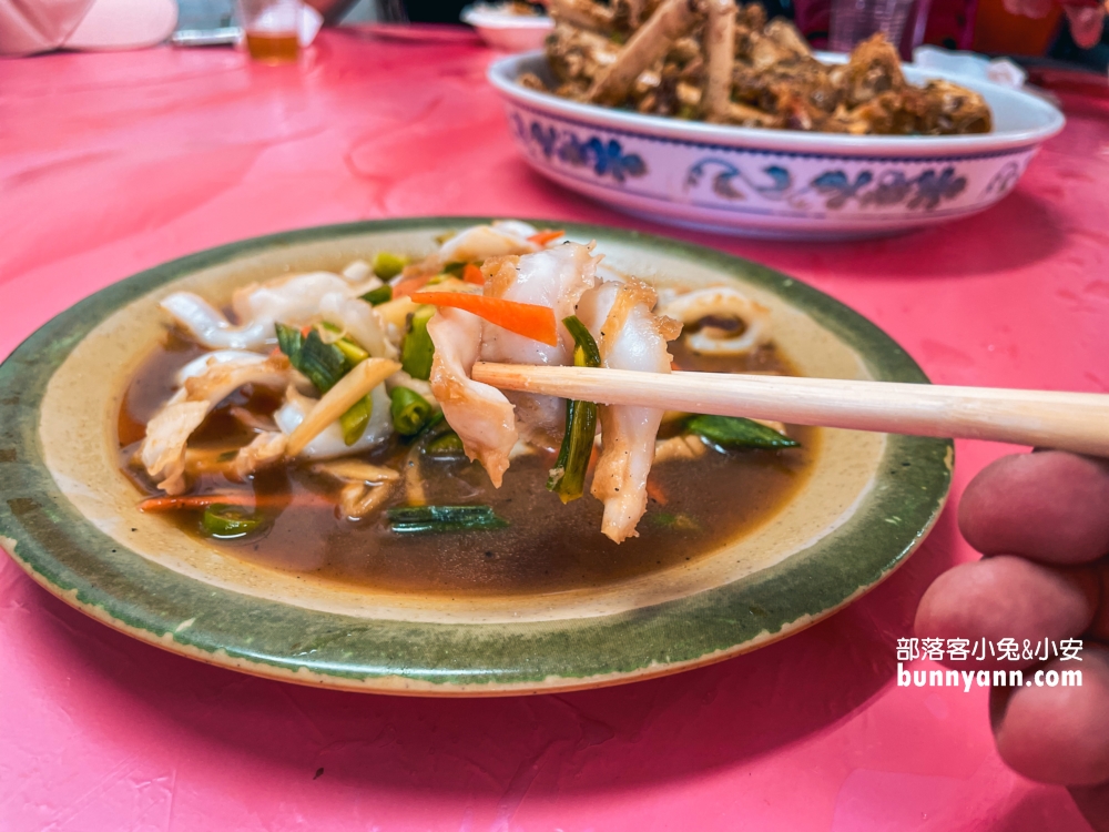 八斗子美食：榮興海產小吃店，隱藏版海鮮餐廳，帝王螃蟹三千元內吃得到