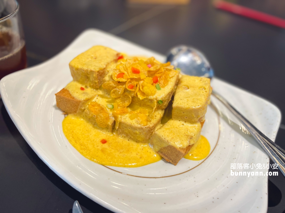 台中「厝秘甘肅店」超美獨棟豪宅裡吃美味白菜土雞鍋。