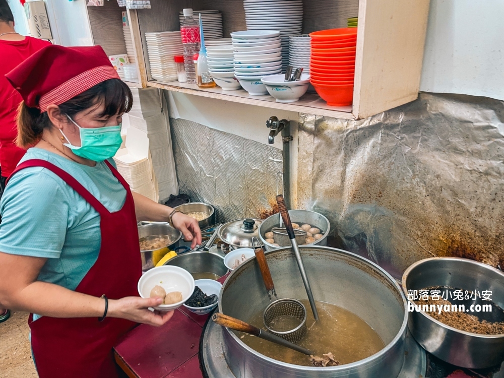 嘉義【公園火雞肉飯】只有營業到中午的排爆火雞肉飯店