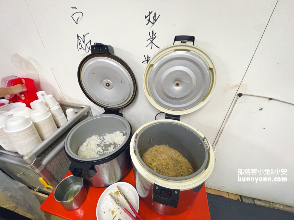 【員山美食】望龍埤鵝肉攤，20元爽吃米粉湯、切仔麵、白飯、炒米粉