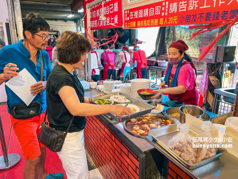 【員山美食】望龍埤鵝肉攤，20元爽吃米粉湯、切仔麵、白飯、炒米粉