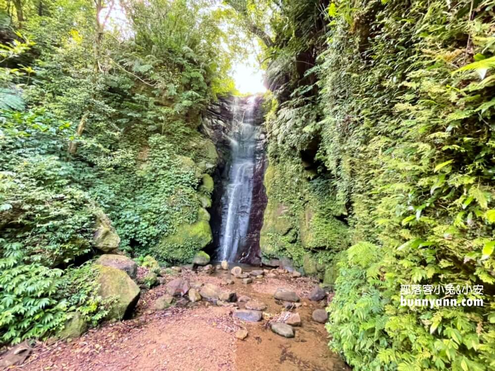 基隆七堵泰安瀑布，10分鐘賞山谷飛瀑，溪畔漫遊好愜意