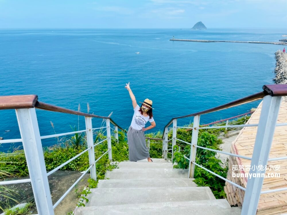 帶你玩【基隆燈塔】浪漫地中海風情，觀景平台眺望湛藍海景