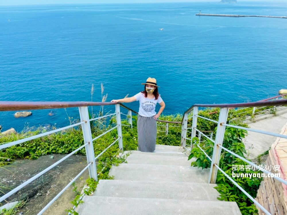 帶你玩【基隆燈塔】浪漫地中海風情，觀景平台眺望湛藍海景