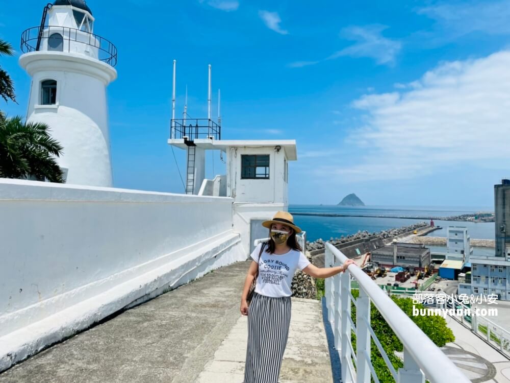 帶你玩【基隆燈塔】浪漫地中海風情，觀景平台眺望湛藍海景