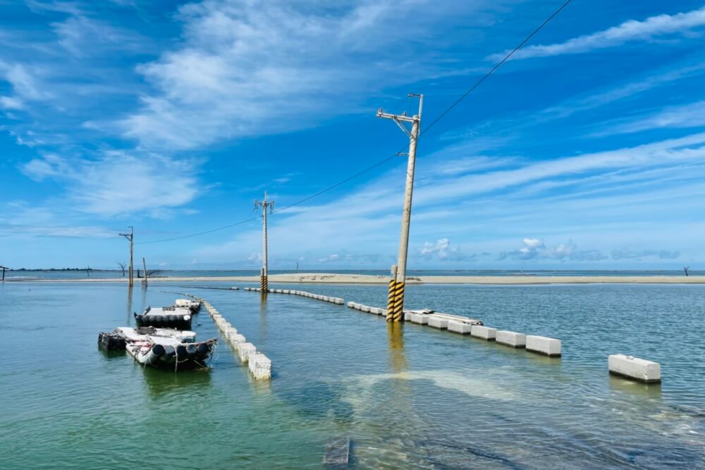 嘉義秘境白水湖壽島，海景第一排馬桶，美拍消失的島嶼和海潮馬路