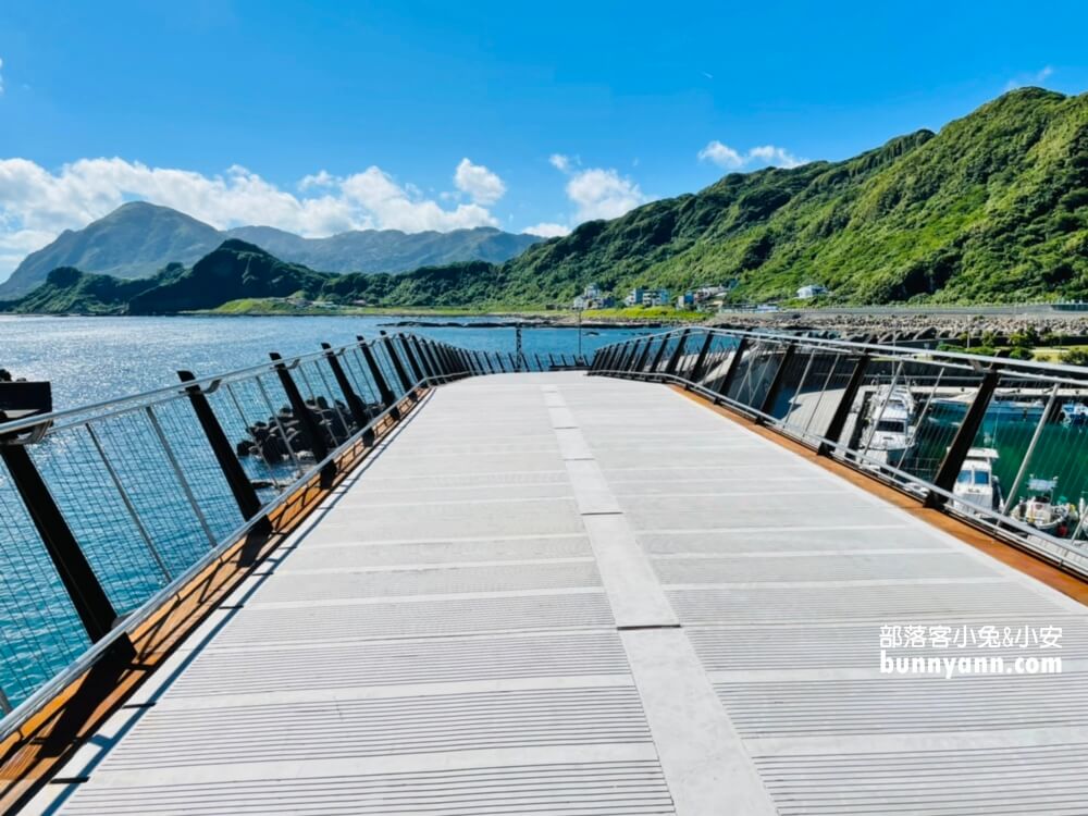 基隆【望海巷跨海景觀橋】賞360度無敵海景，八斗子最美鐵馬道