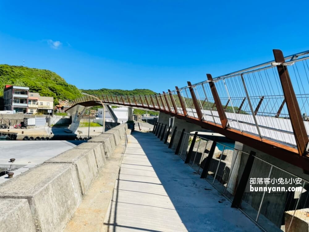 基隆【望海巷跨海景觀橋】賞360度無敵海景，八斗子最美鐵馬道