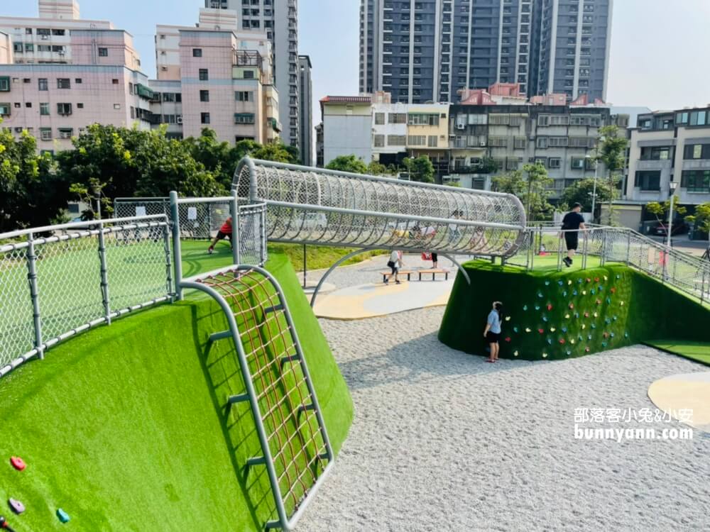 竹北超好玩【AI智慧園區公園】滑步車練習場，親子沙坑遊戲場來囉