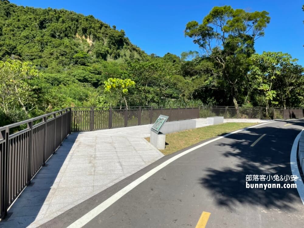 【新北】五堵台鐵舊隧道自行車道，神隱少女隧道藏在這裡