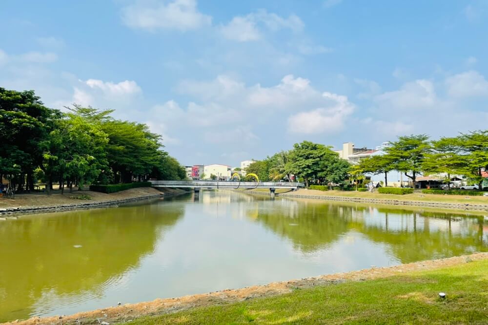 台南月津港親水公園，橋南老街半日遊，騎單車漫遊河濱好悠閒