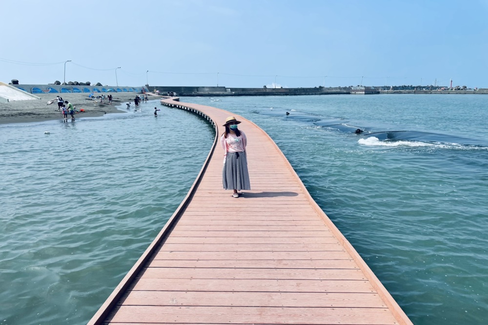 彌陀漁港海岸光廊