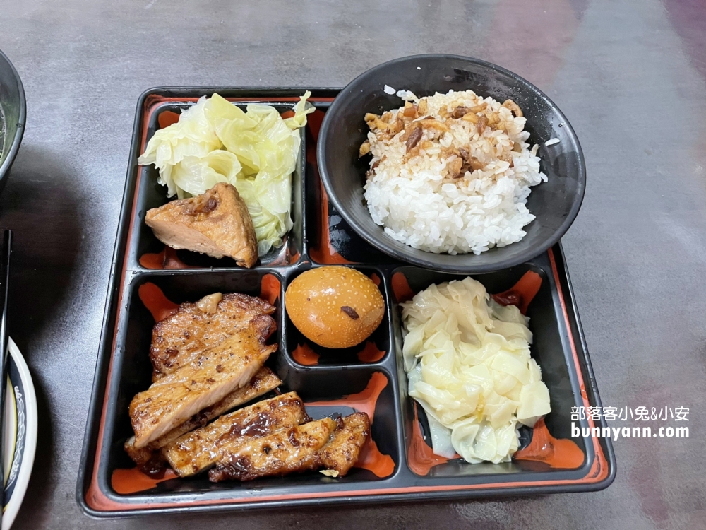 基隆天下魯肉飯｜十元魯肉飯和五十元排骨便當好吃