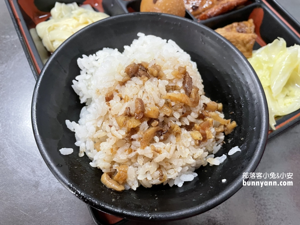 基隆天下魯肉飯｜十元魯肉飯和五十元排骨便當好吃