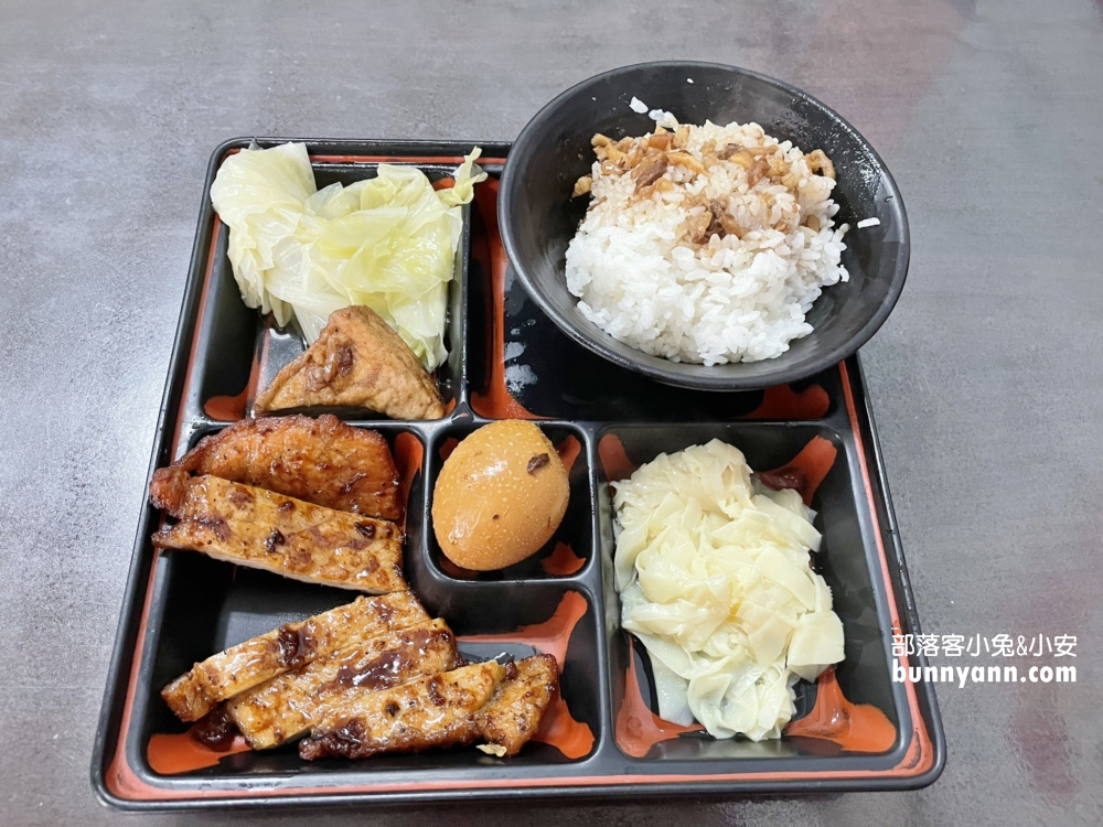 基隆天下魯肉飯｜十元魯肉飯和五十元排骨便當好吃