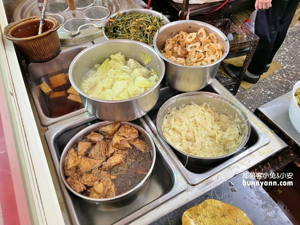 基隆天下魯肉飯｜十元魯肉飯和五十元排骨便當好吃