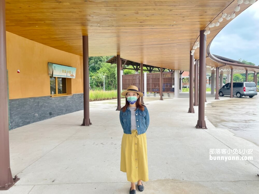 金山中山溫泉公園，免費泡金色溫泉足湯，順遊老街吃美食