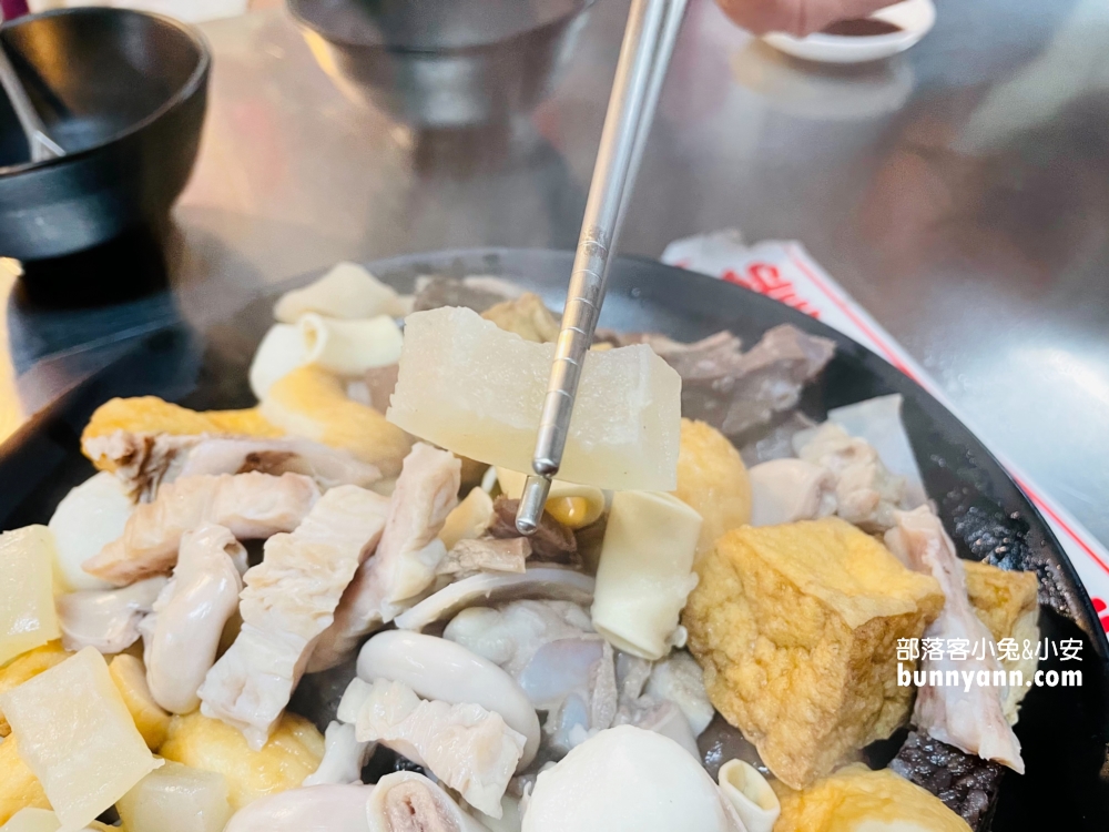 基隆【安樂市場菜頭滷】躲在菜市場裡的平價黑白切美食攤