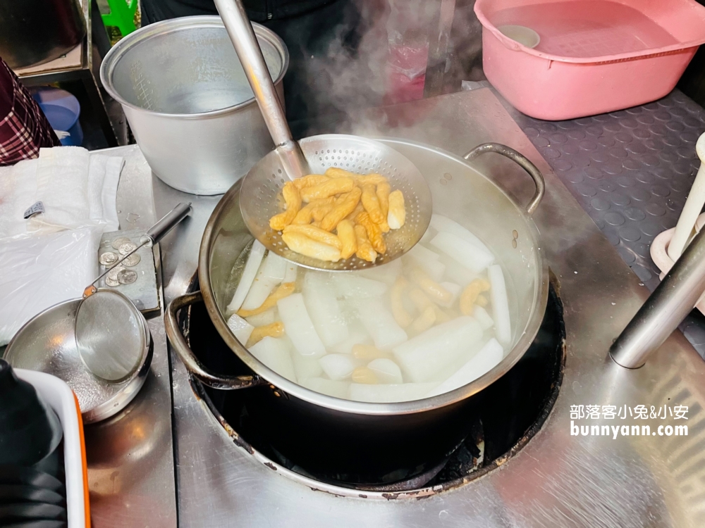 基隆【安樂市場菜頭滷】躲在菜市場裡的平價黑白切美食攤