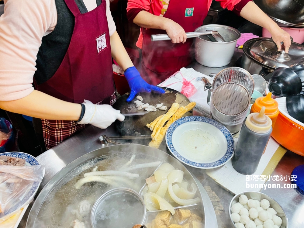 基隆【安樂市場菜頭滷】躲在菜市場裡的平價黑白切美食攤