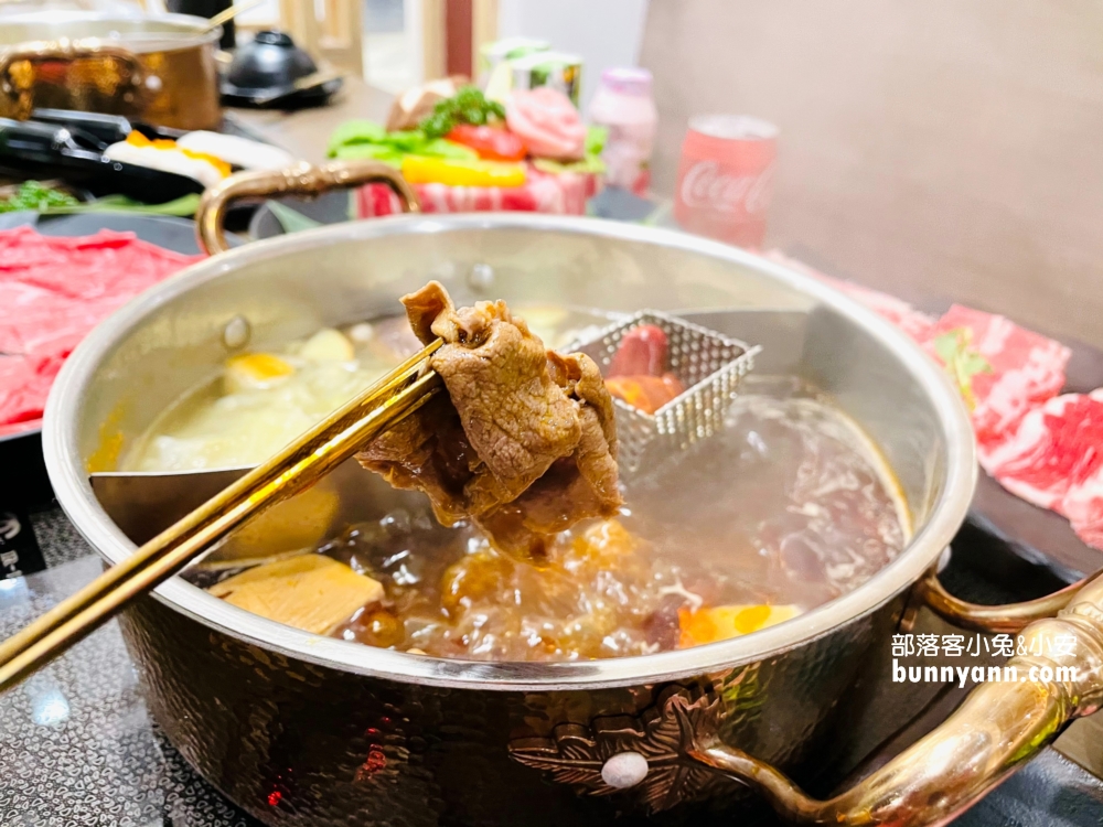 【桃園火鍋推薦】超夯川麻辣鍋，超熱門火鍋店假日沒訂位吃不到