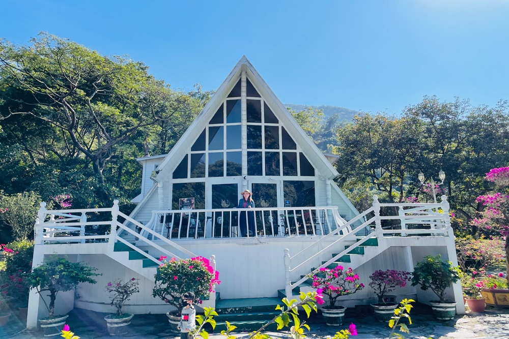 高雄扇平山莊泡溫泉，最新日式湯屋，免費拍歐洲莊園