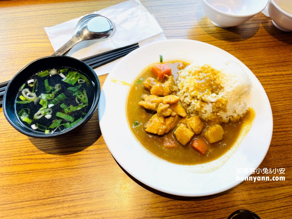 台南》新化排骨麵，個人覺得咖哩飯比排骨麵還強